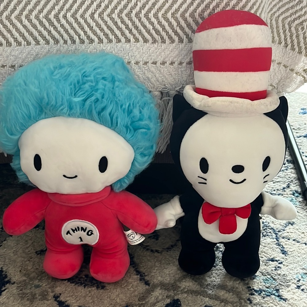 Universal Studios 2019 Orlando FL, Thing 1 & Dr. Seuss.